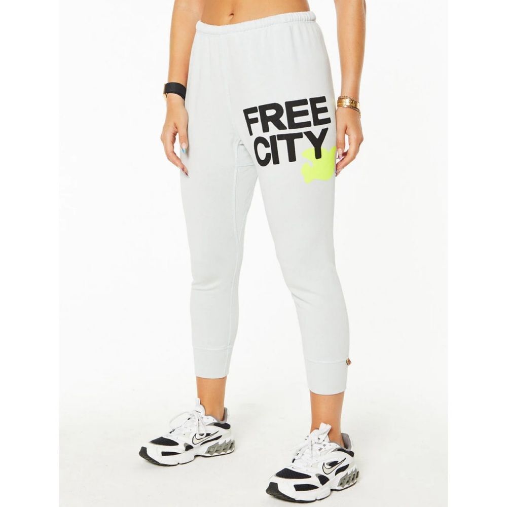 NWOT Free City Ankle Joggers 3/4 Sweatpants M